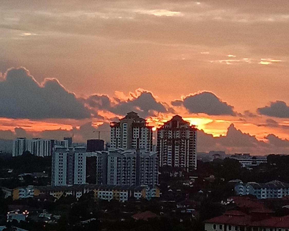 A In Aparnt Sri Impian * Johor Bahru