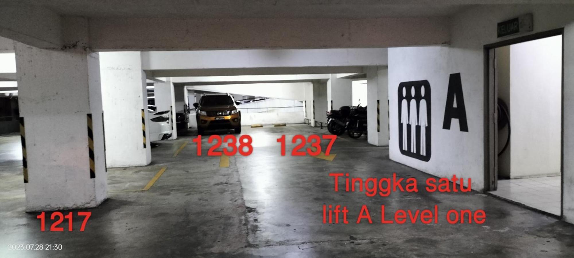 A In Aparnt Sri Impian Apartment